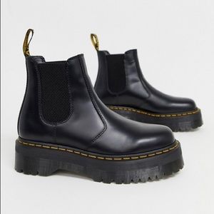 Dr. Martens 2976 Chelsea Platform Boots